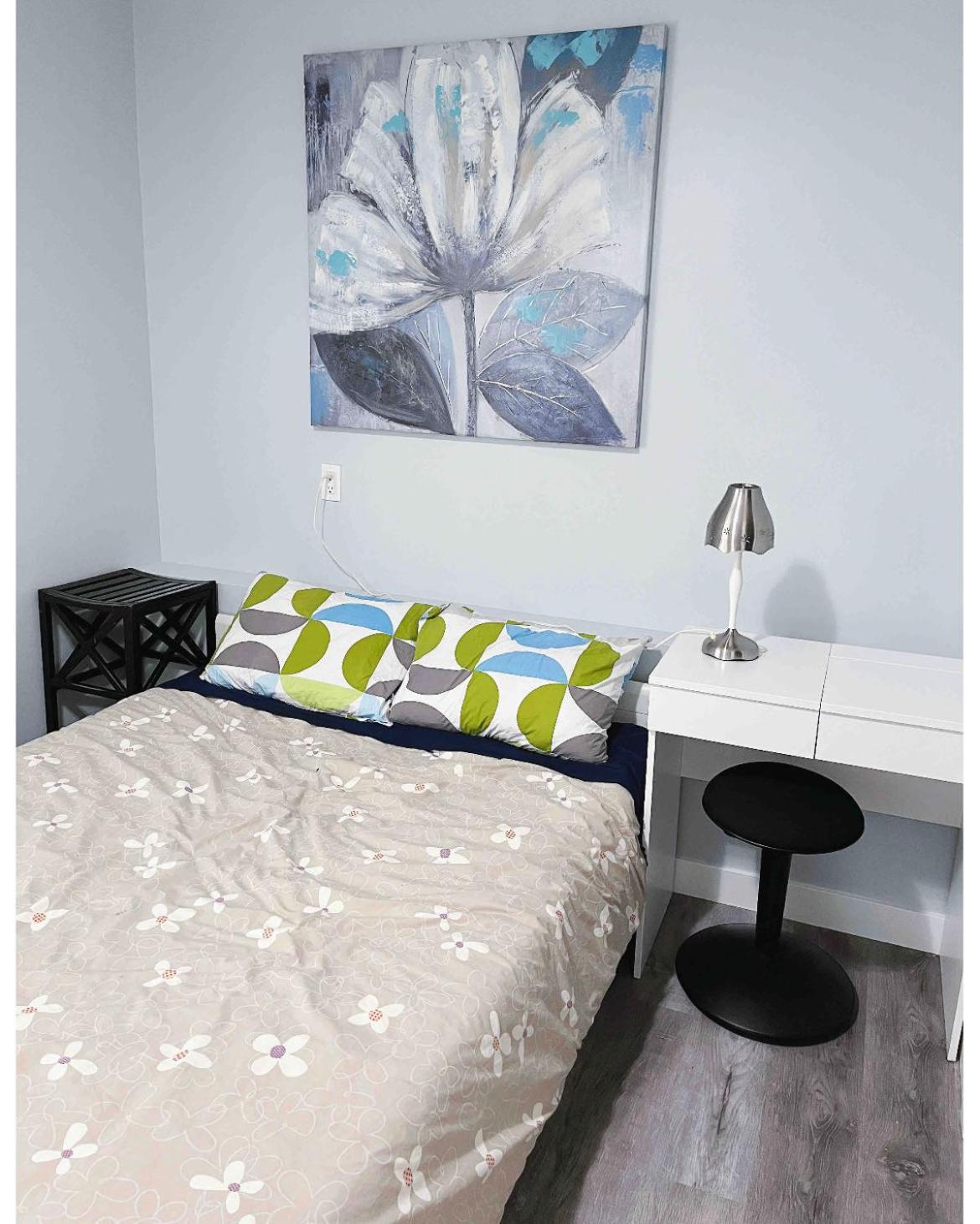 Elegant Garden Suite&2Mins Bus Station Close Lrt& Free Parking カルガリー 部屋 写真